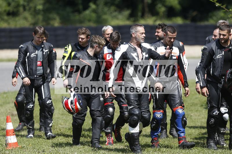 Archiv-2025/27 12.06.2025 Ducati Schweiz Trackday Warmup  ADR/Impressionen